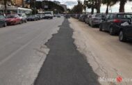 Lungomare Mazzini, posa d'asfalto temporanea per l'assestamento dopo gli scavi per la fognatura