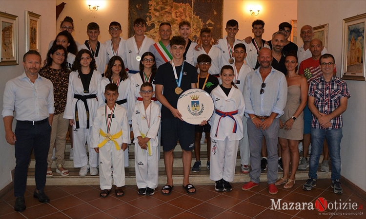 La medaglia d'oro di Taekwondo Angelo Mangione accolto al Palazzo di Città
